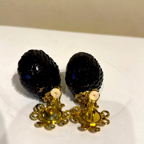 Vintage Dalessio Design Chicago Gold Tone & Black Sequin Dangle Earrings Clipons - Picture 6 of 11